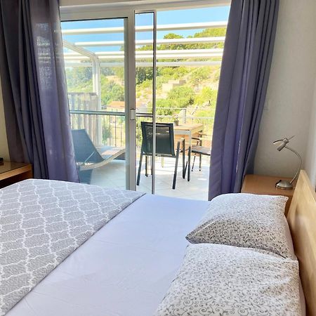 Paradise Apartments - Robinson Getaway Gdinj Eksteriør billede