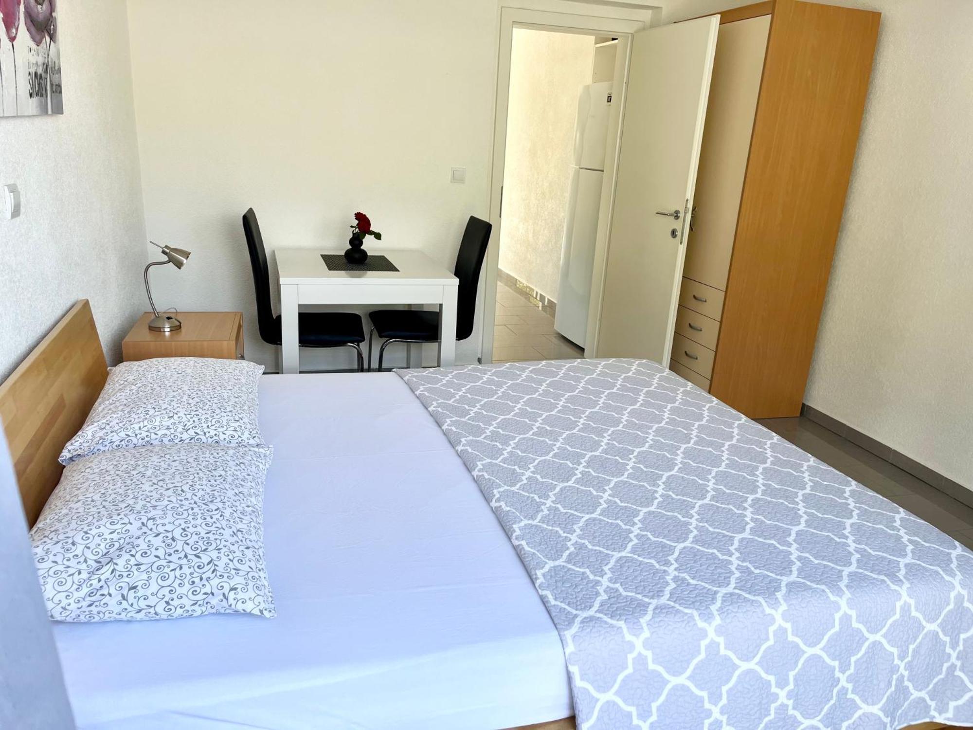 Paradise Apartments - Robinson Getaway Gdinj Eksteriør billede