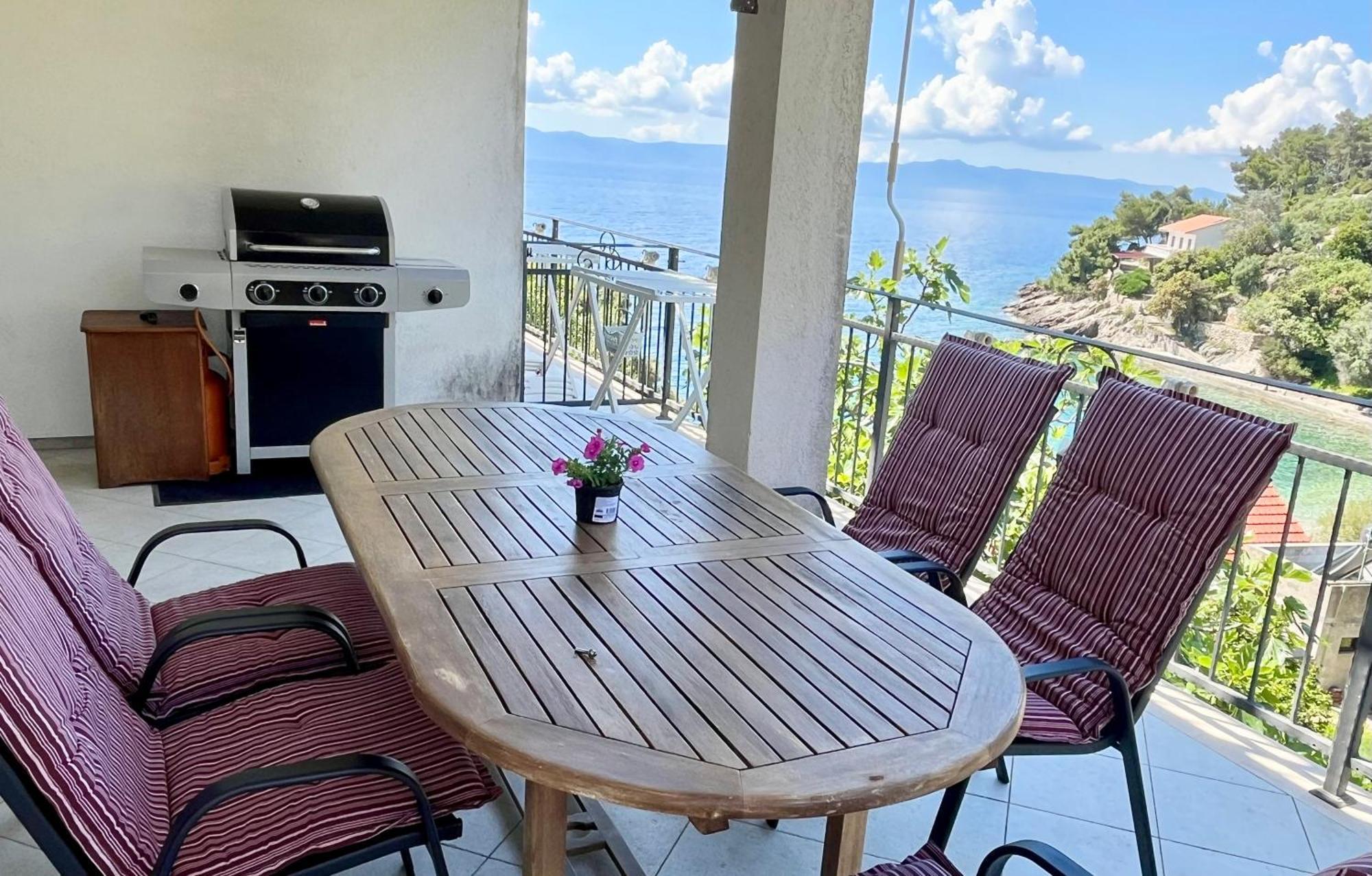Paradise Apartments - Robinson Getaway Gdinj Eksteriør billede
