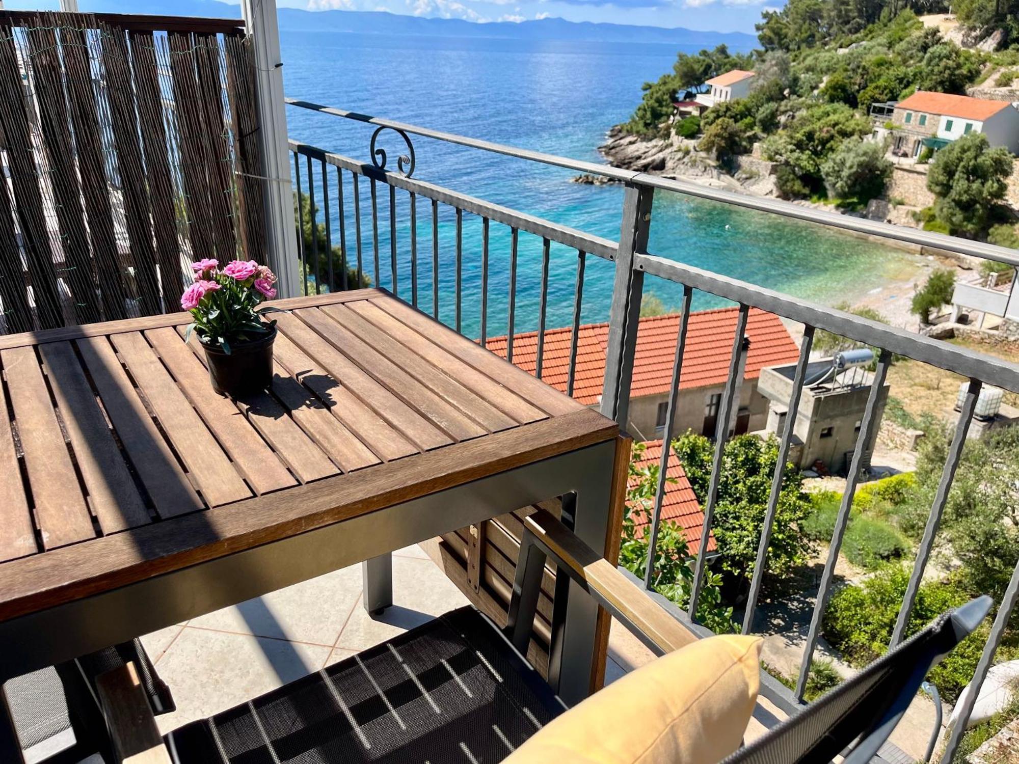 Paradise Apartments - Robinson Getaway Gdinj Eksteriør billede