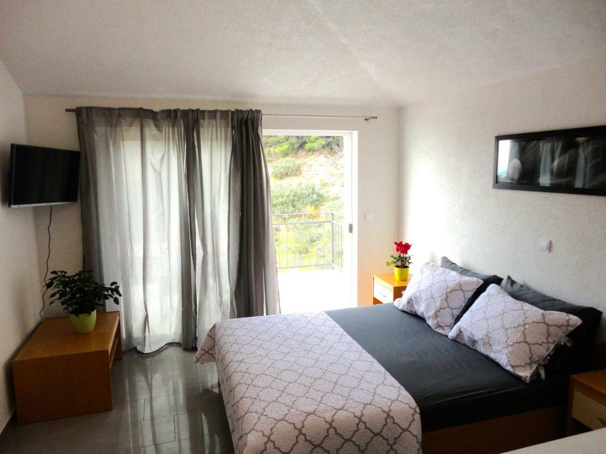 Paradise Apartments - Robinson Getaway Gdinj Eksteriør billede