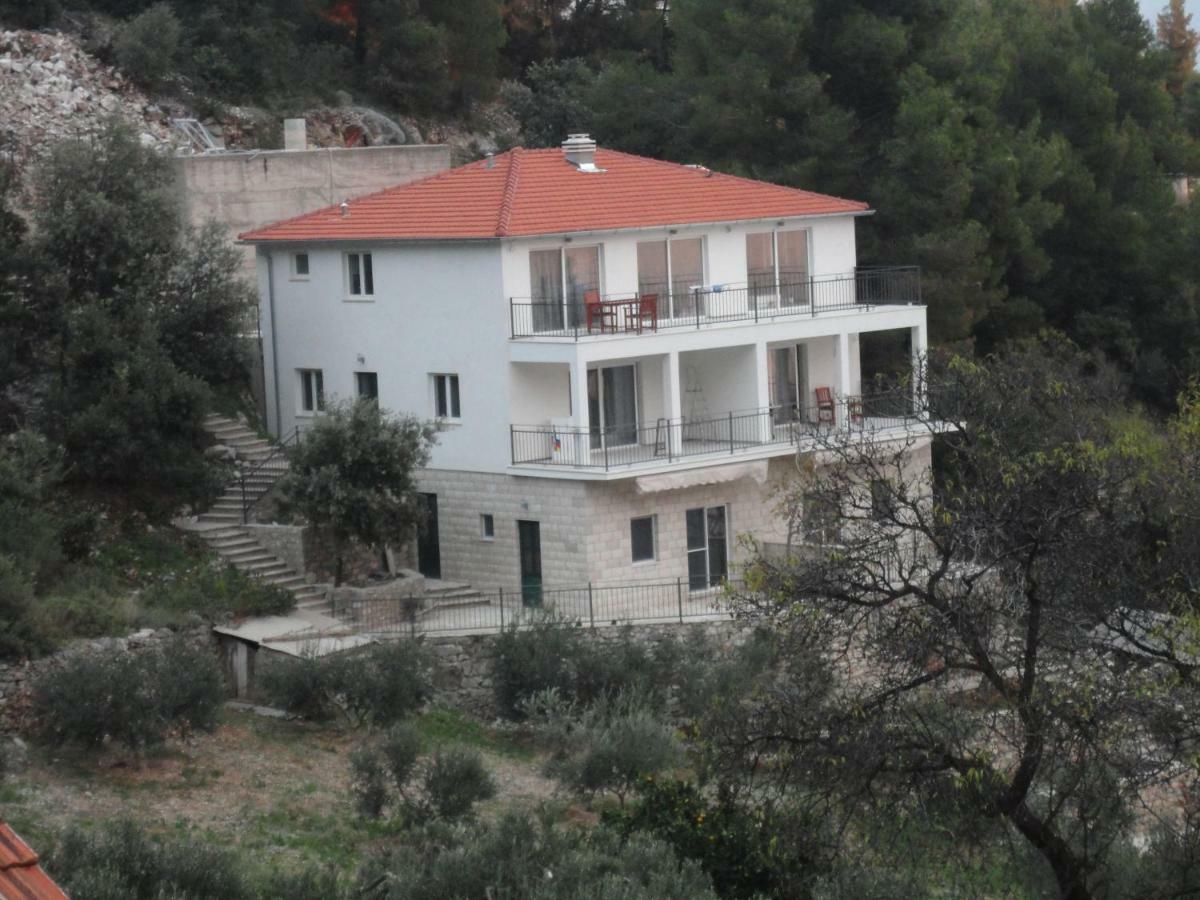 Paradise Apartments - Robinson Getaway Gdinj Eksteriør billede