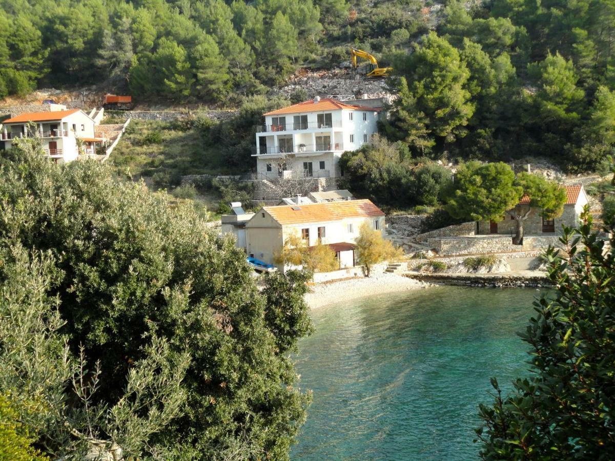 Paradise Apartments - Robinson Getaway Gdinj Eksteriør billede
