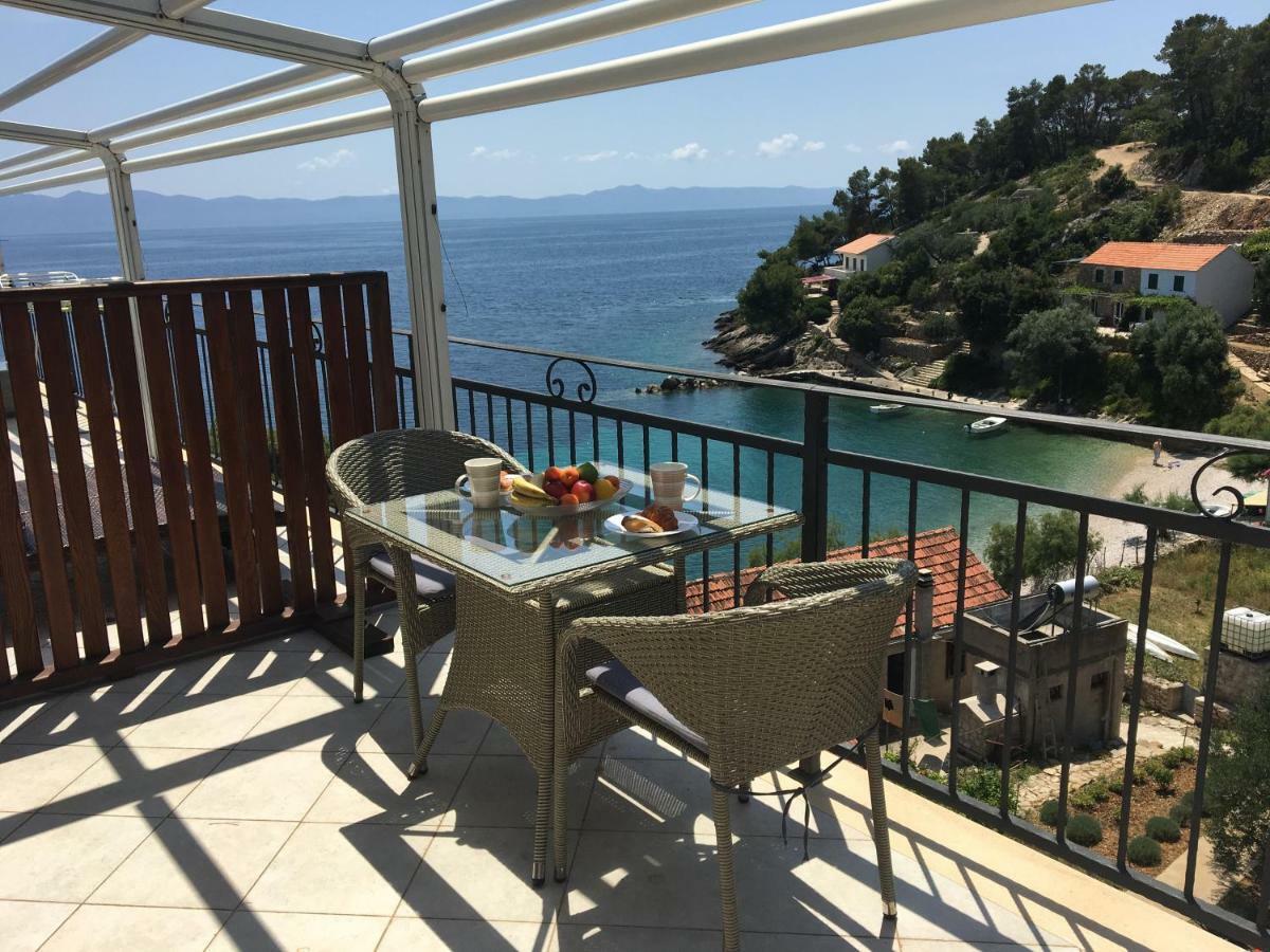Paradise Apartments - Robinson Getaway Gdinj Eksteriør billede